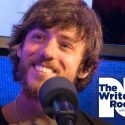 Chris Janson Talks Recharging With the Family on the Beach, Singing Feel-Good Songs That Mean Something and New Single, “Fix a Drink”